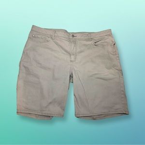 Riders by Lee Bermuda Shorts PLUS sized tan shorts